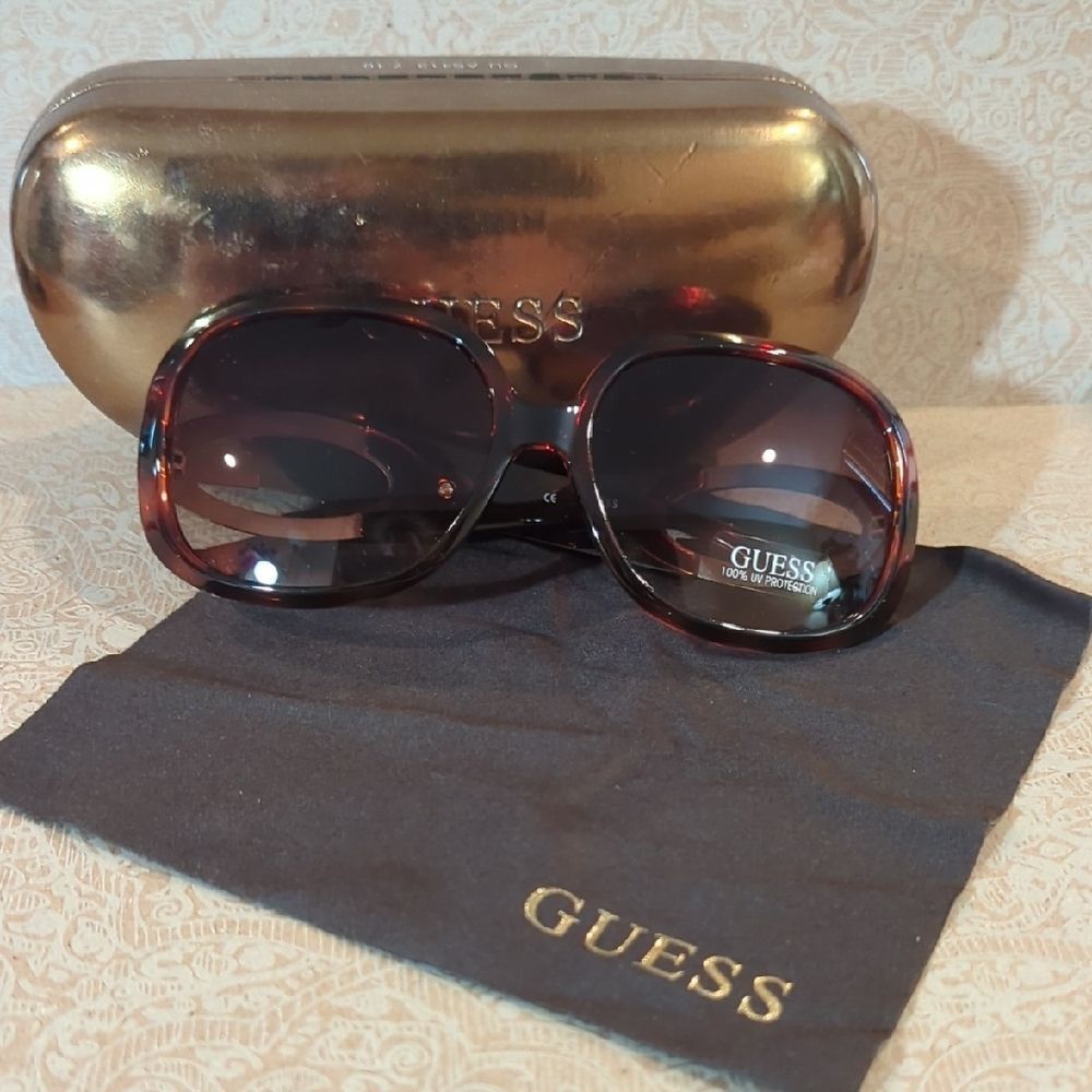 Guess Women's Sunglasses Brand New With Case